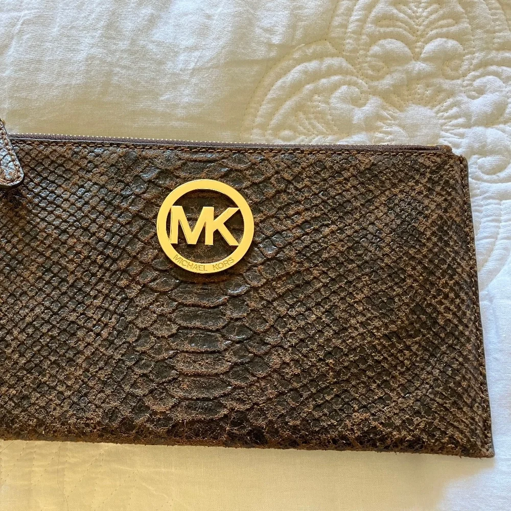 Michael Kors Large Zip Fulton Clutch Leather Mocha Good  condition - Picture 2 of 7